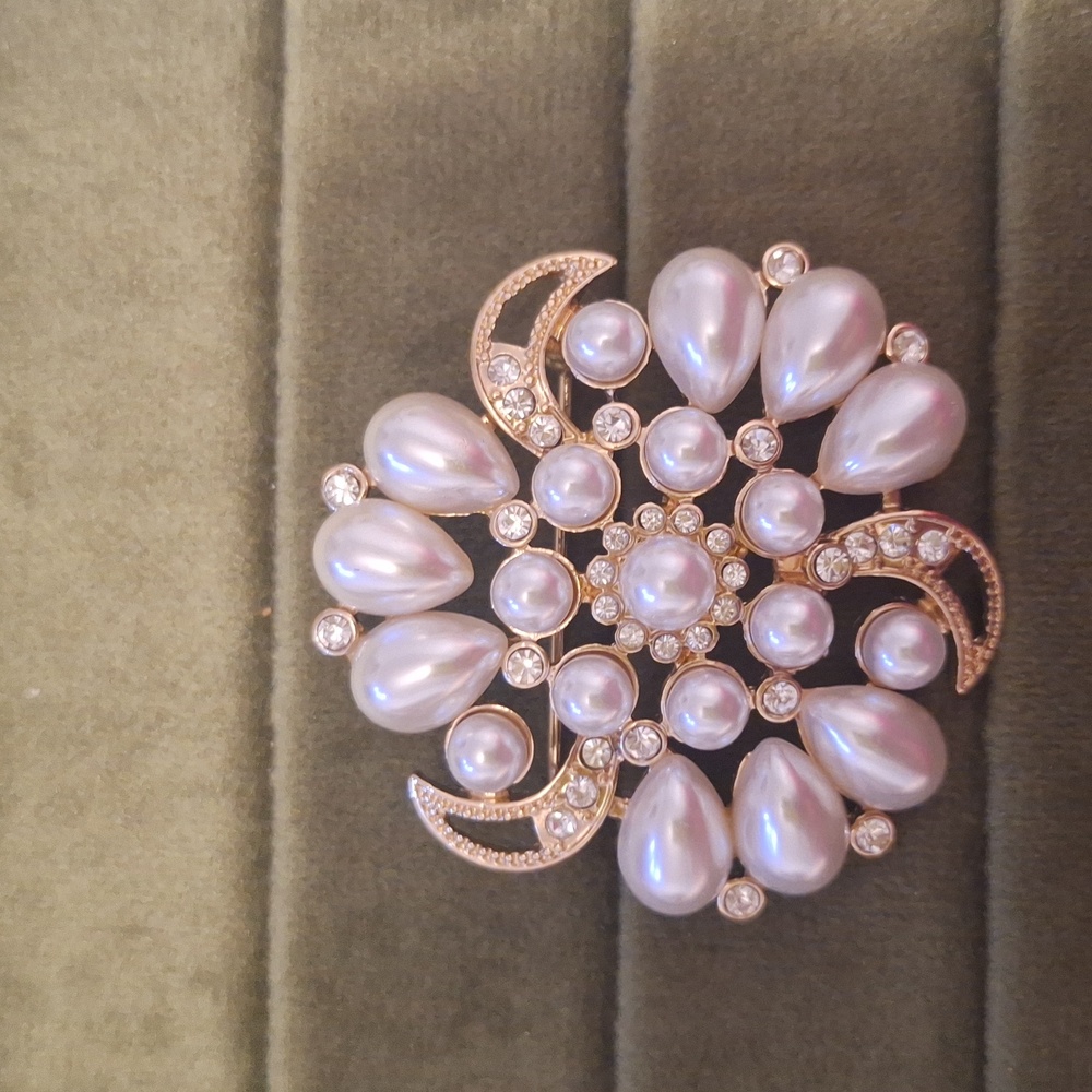 Monet Pearl Brooch
